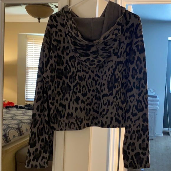 Hoddie - Picture 3 of 4